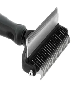 Brosse et peigne à mue 2-en-1 HIPPOTONIC pour chevaux